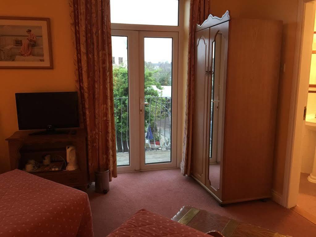 O Donovans Hotel 2*